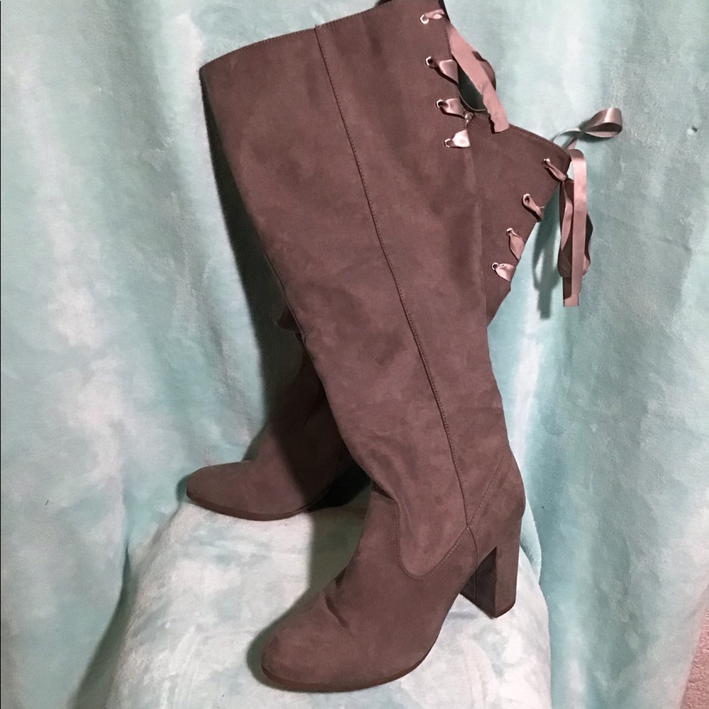 High heel boots